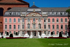 Kurfürstliches Palais, "Electoral Palace" (Trier, Germany) . . . © 2007 Alan Ticheler. All rights reserved.
