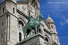 Statue of Louis IX at Basilique du Sacré-Cœur (Paris, France) . . . © 2011 Alan Ticheler. All rights reserved.